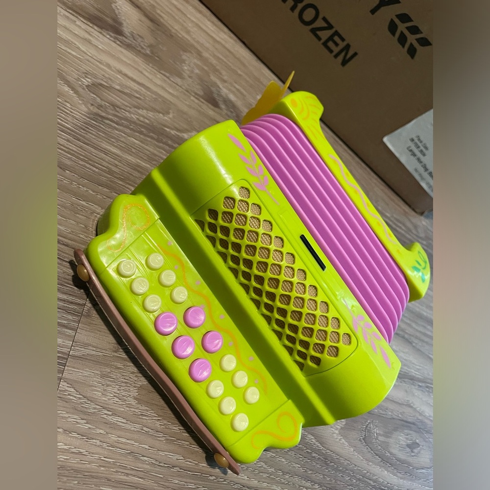 ⬇️encanto mirabel musical accordion toy
